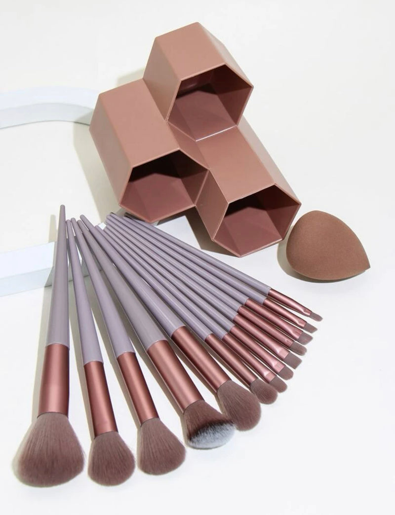 COMING SOON Make Up Brushes & Pot Set