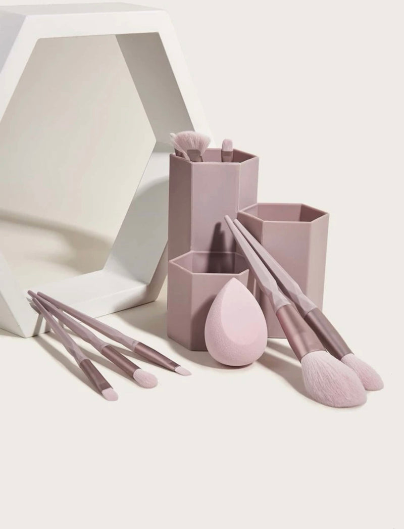 COMING SOON Make Up Brushes & Pot Set